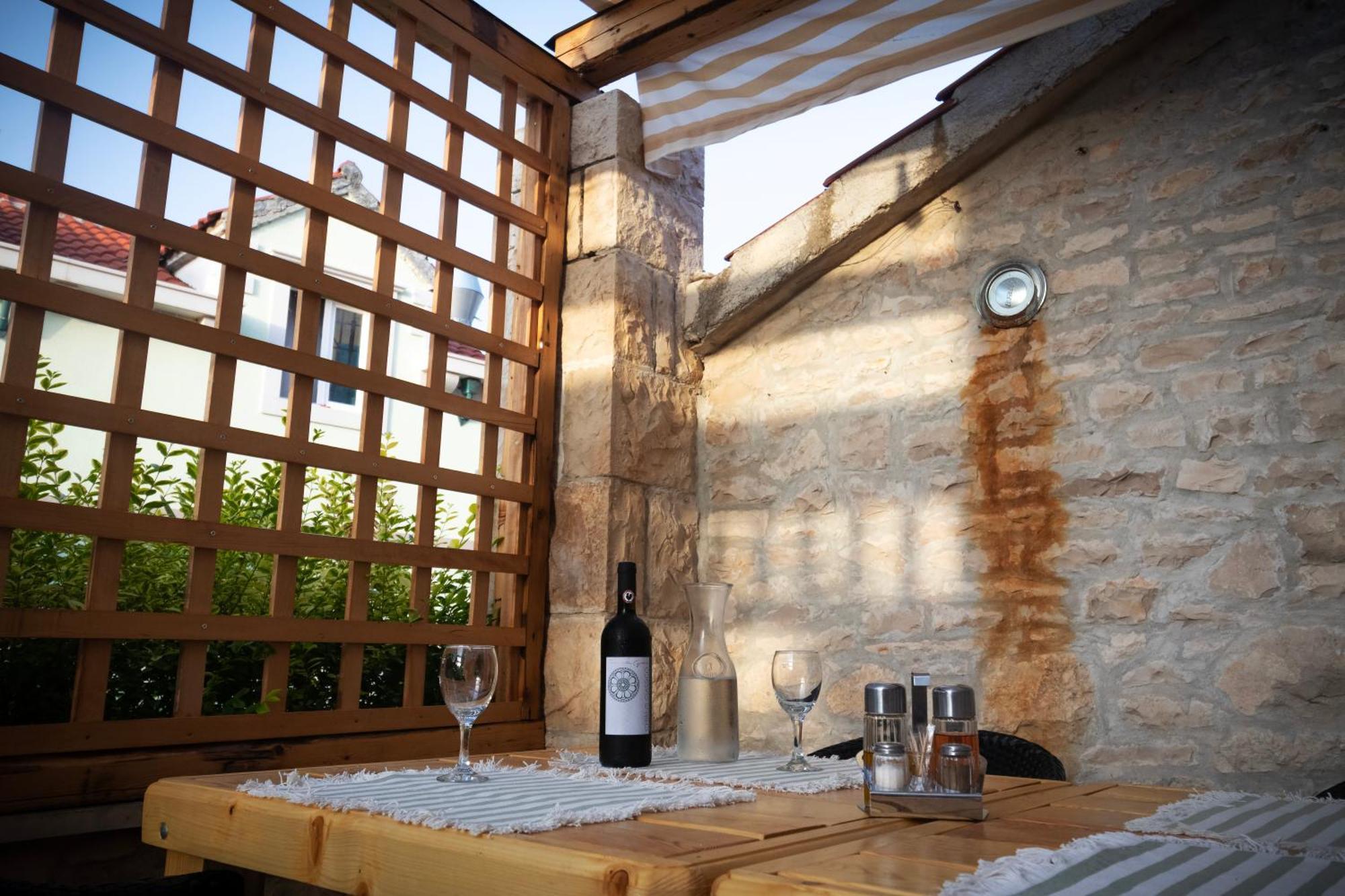Taverna & Rooms Sutivan Ngoại thất bức ảnh
